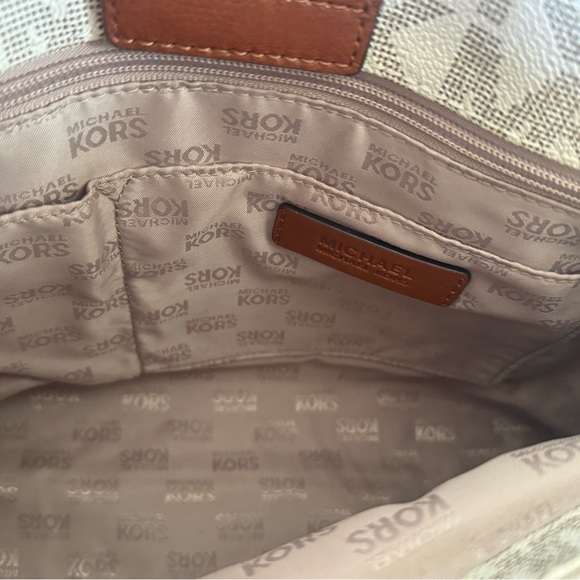 New Michael Kors Large Hamilton Vanilla Purse - Picture 15 of 15